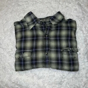 Aigle Flannel Mens Size Large Green and Black Detail Button Up Front